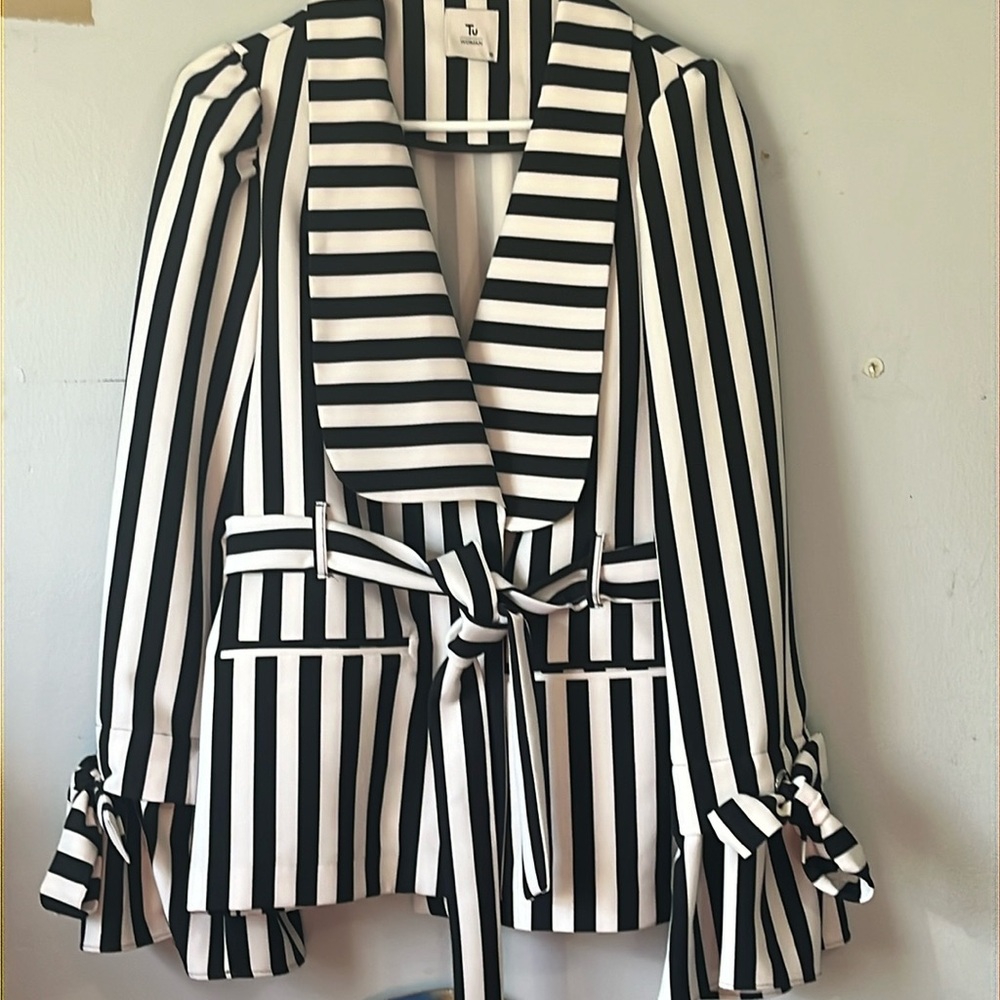 Size 18 Tu Woman jacket/ Beetlejuice like.